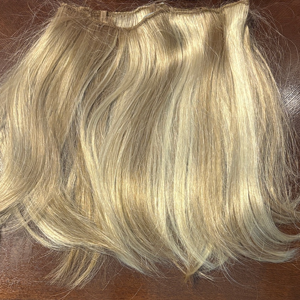 Premium Blonde Clip-In Hair Extensions - Natural Blonde